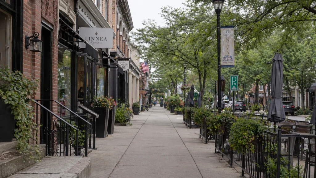 dowtown street with dining spots